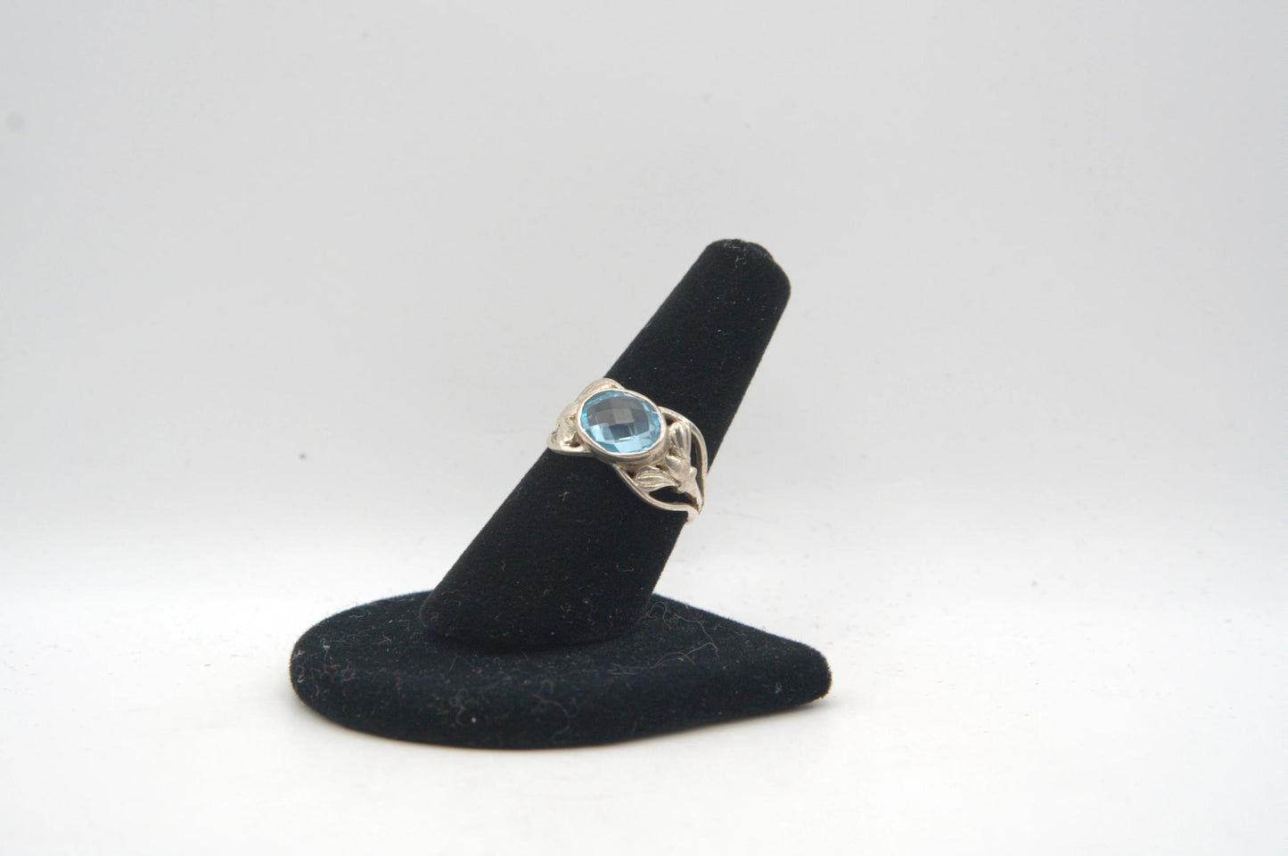 Aquamarine Latice Faceted Oval Cut Silver Ring